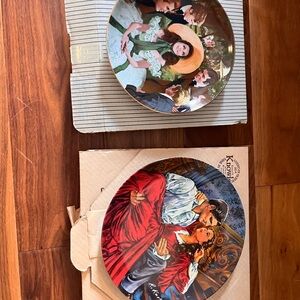 The Bradford Exchange Decorative Plates - Green and Red